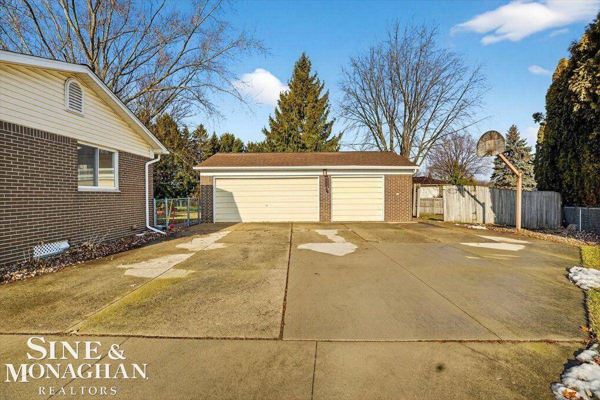 Clinton Township, MI 48038,19219 Lloyd ST