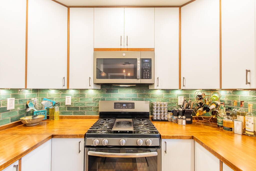 Ypsilanti, MI 48198,992 N Prospect RD