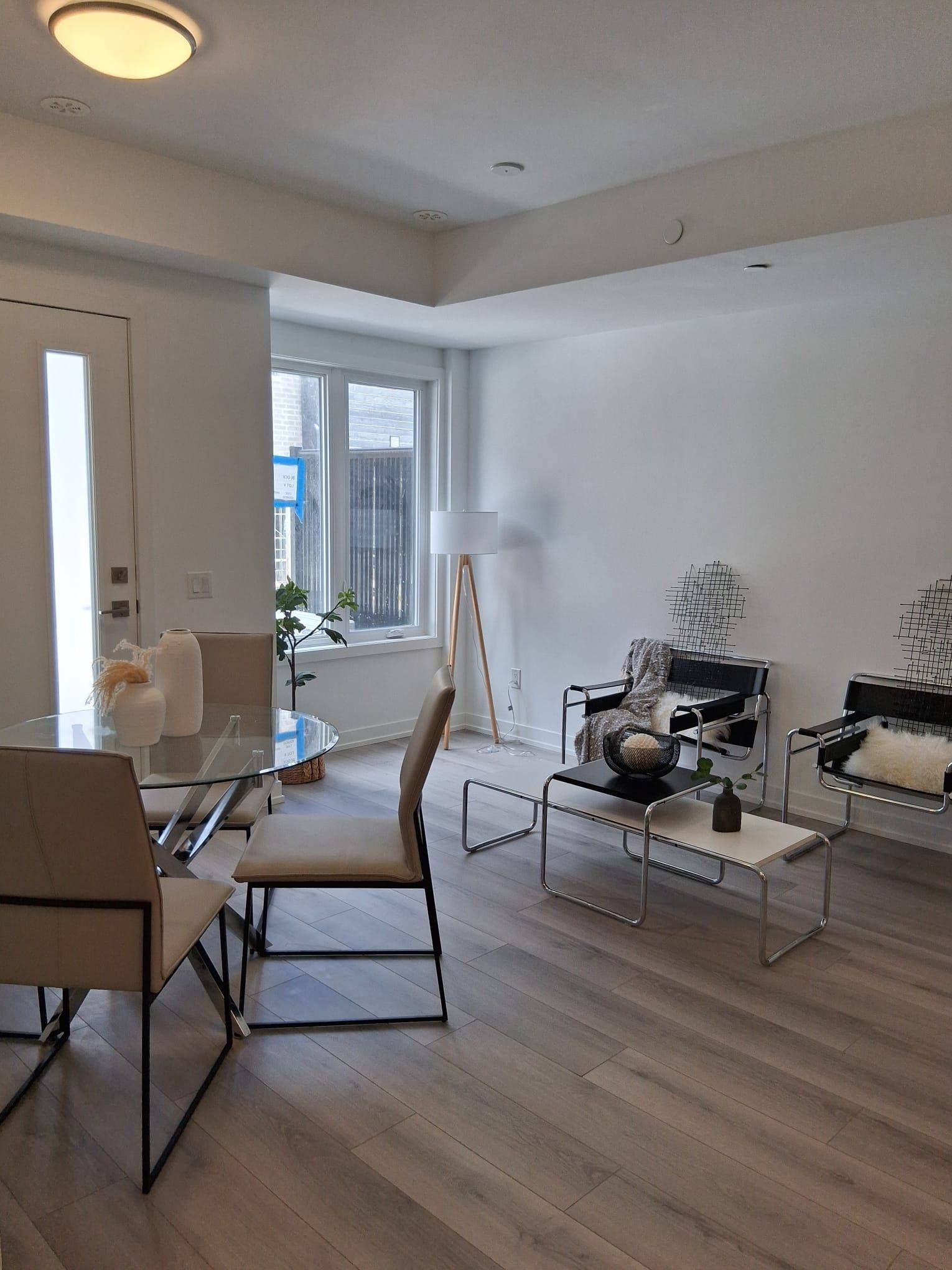 Toronto E05, ON M1W 2H1,3069 Pharmacy AVE #15