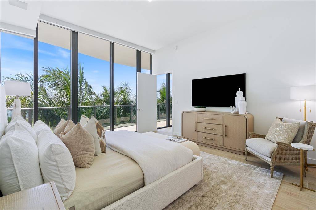 Pompano Beach, FL 33062,900 N Ocean Blvd #301