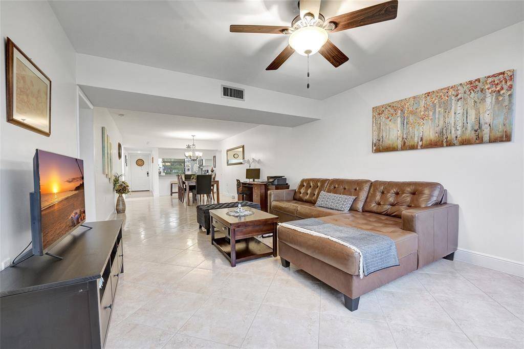 Davie, FL 33324,1502 Whitehall Dr #106