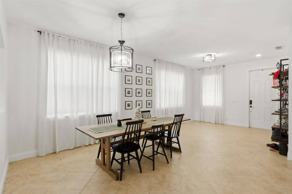 Riviera Beach, FL 33404,1085 Center Stone Ln