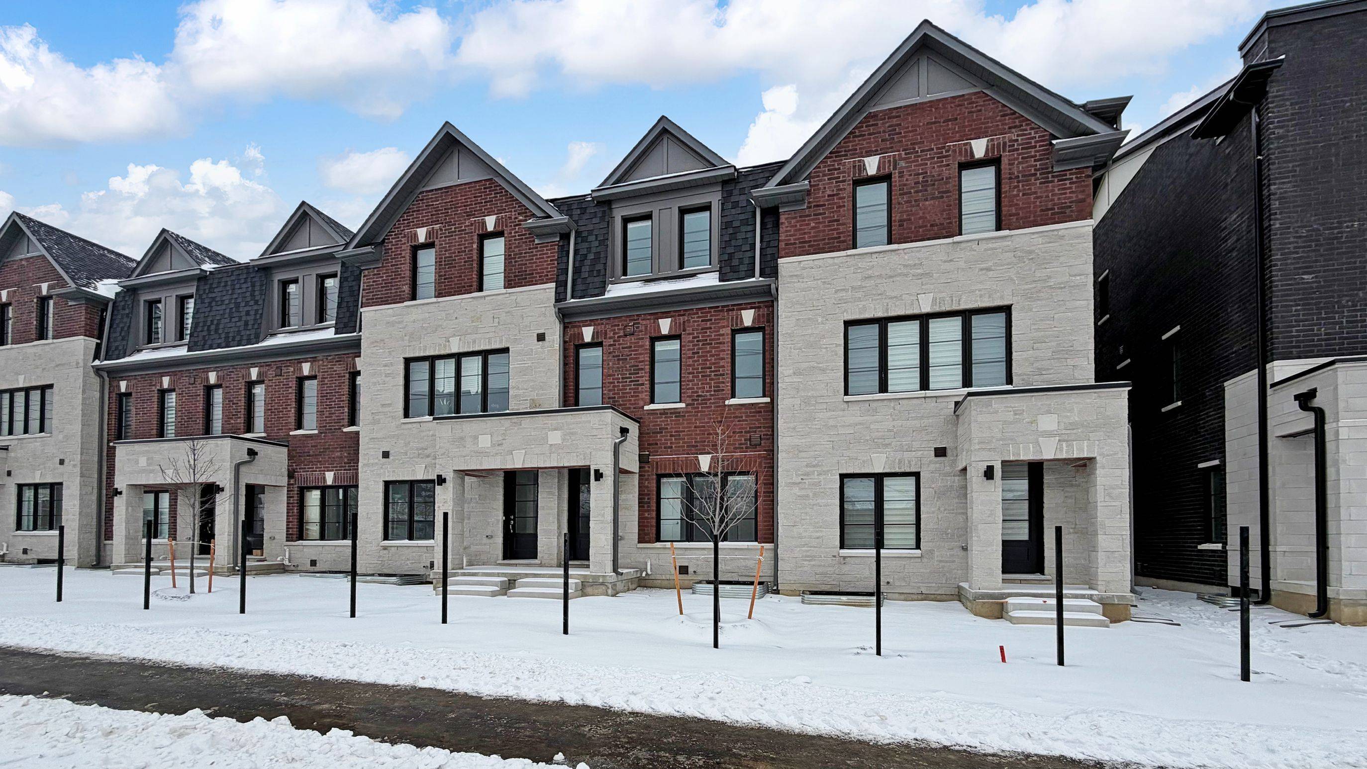 Mississauga, ON L5V 0E9,5919 Saigon ST