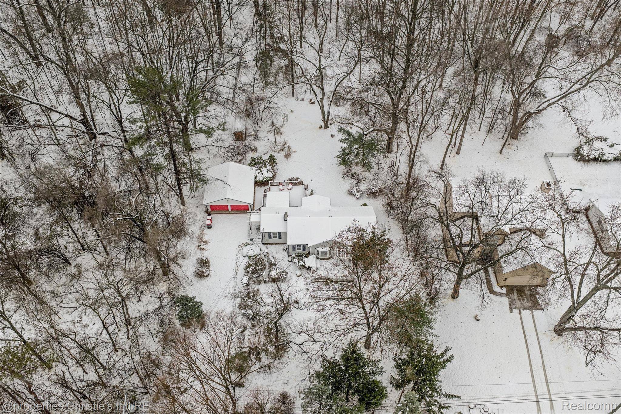 Southfield, MI 48033,23245 Hunters LN