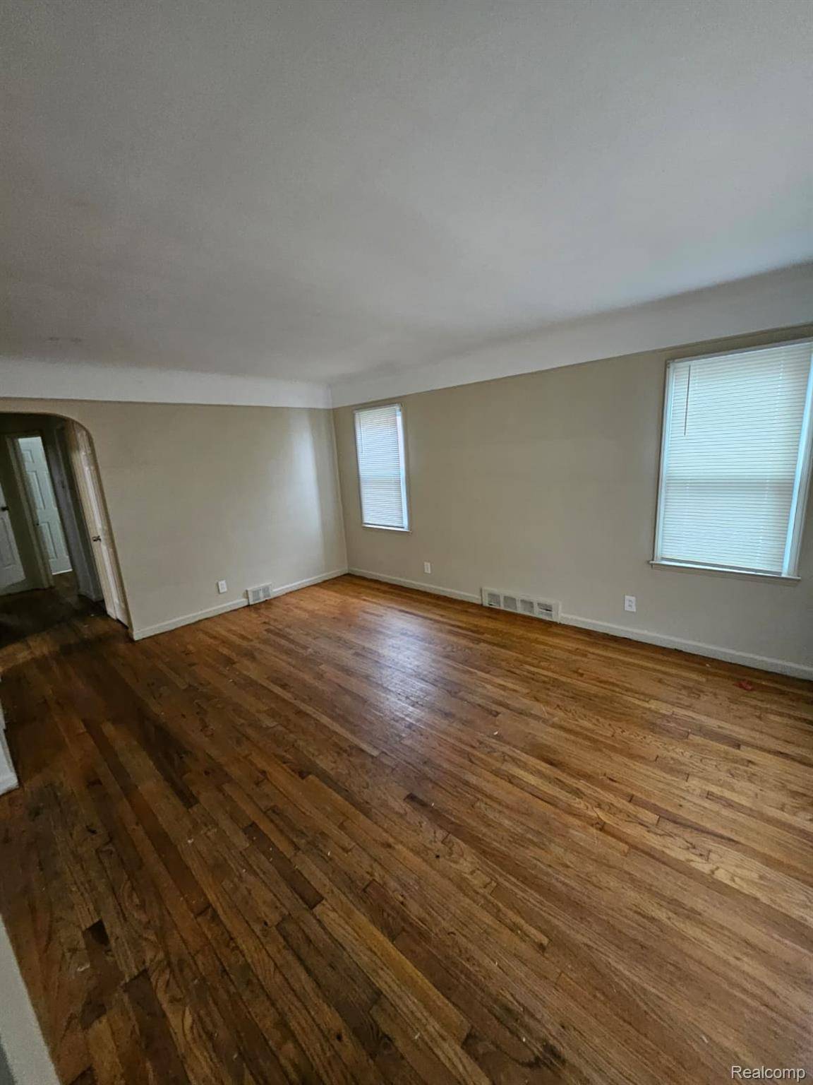 Detroit, MI 48205,16260 Bringard DR