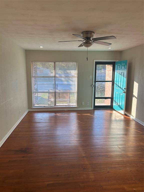 Dallas, TX 75228,9915 La Prada Drive