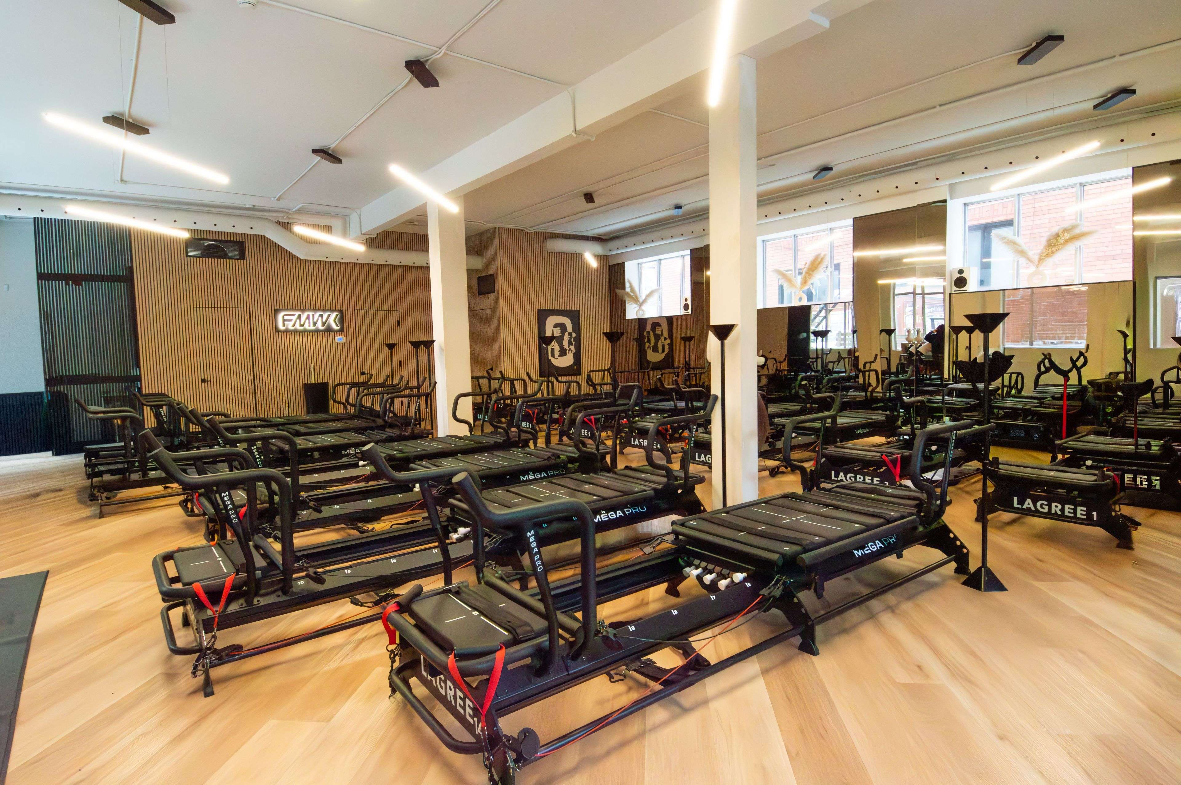 Glebe - Ottawa East And Area, ON K1S 2L1,99 Fourth AVE