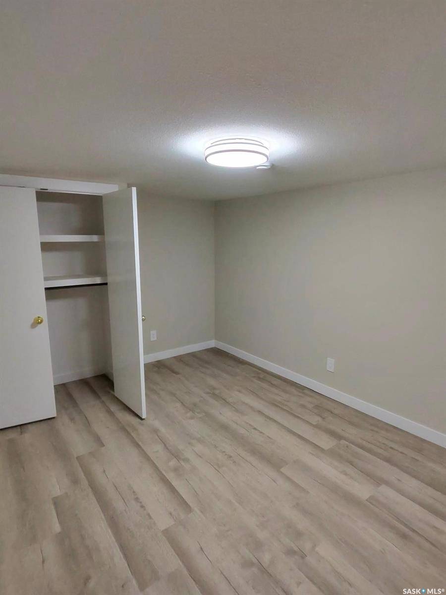 Saskatoon, SK S7L 2Z9,401 S AVENUE N