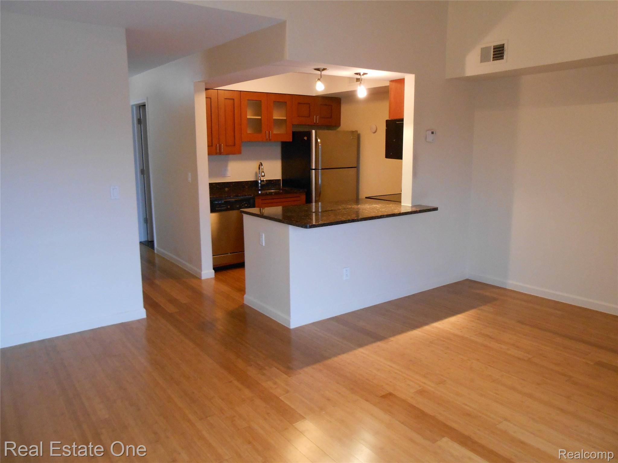 Auburn Hills, MI 48326,2830 Davison AVE