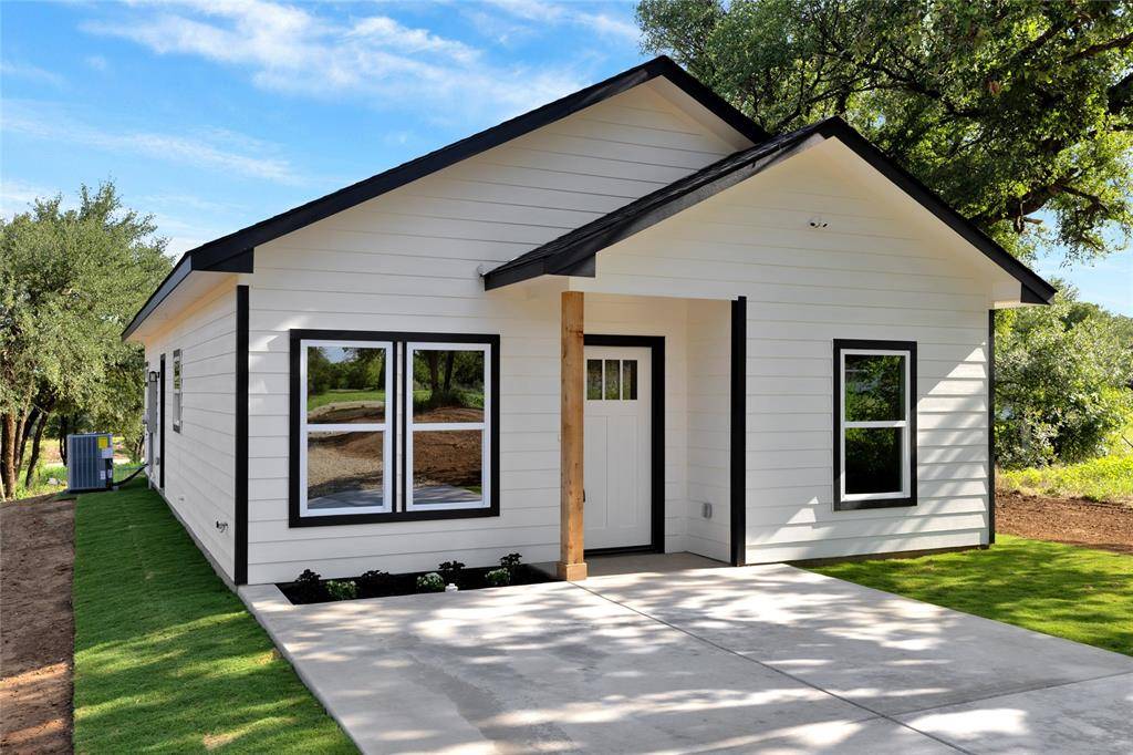 Mineral Wells, TX 76067,815 SW 28th Street