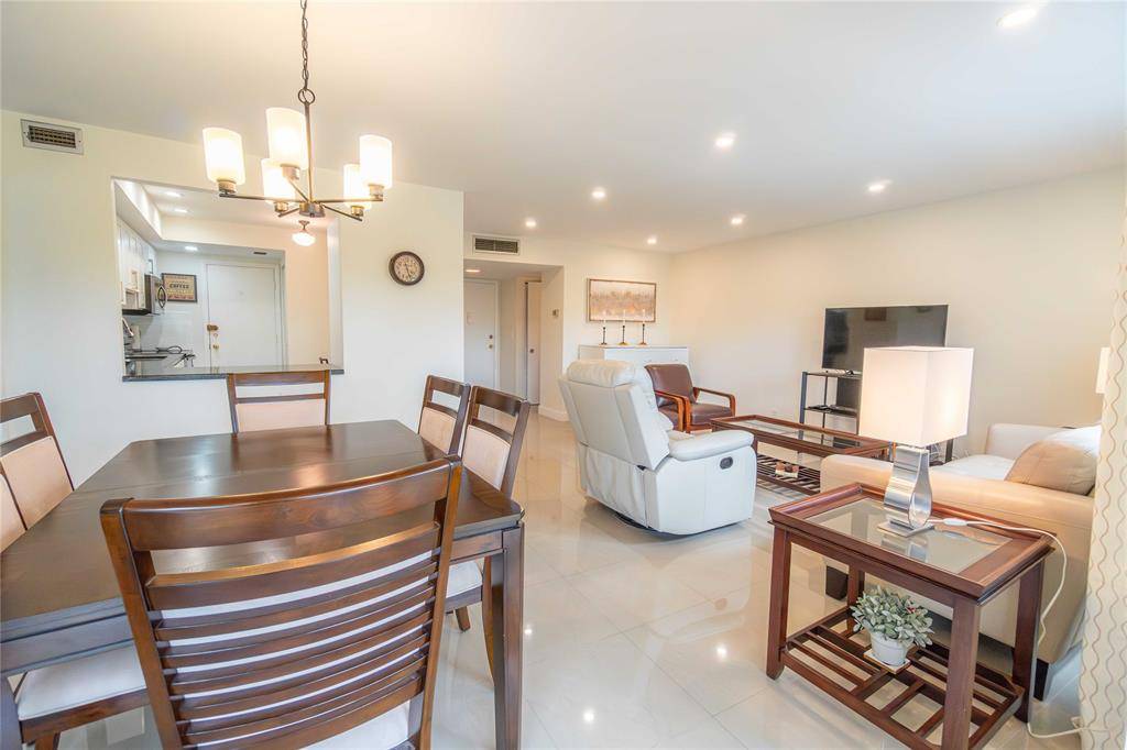 Hallandale Beach, FL 33009,300 Diplomat Pkwy #309