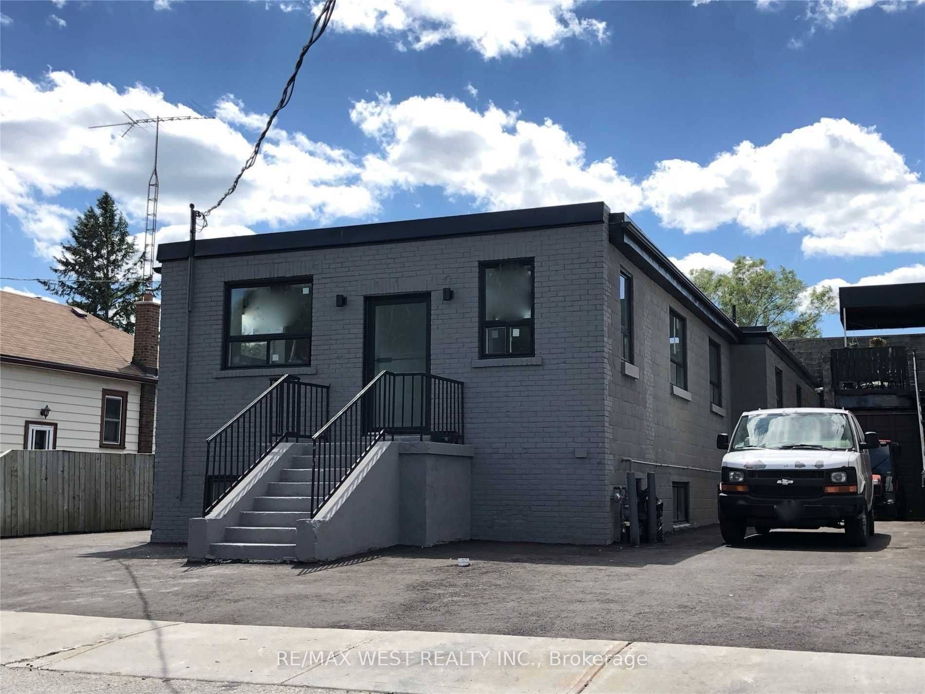 Toronto W06, ON M8V 3K1,136 Sixteenth ST #102