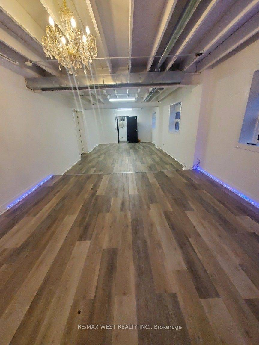 Toronto W06, ON M8V 3K1,136 Sixteenth ST #102