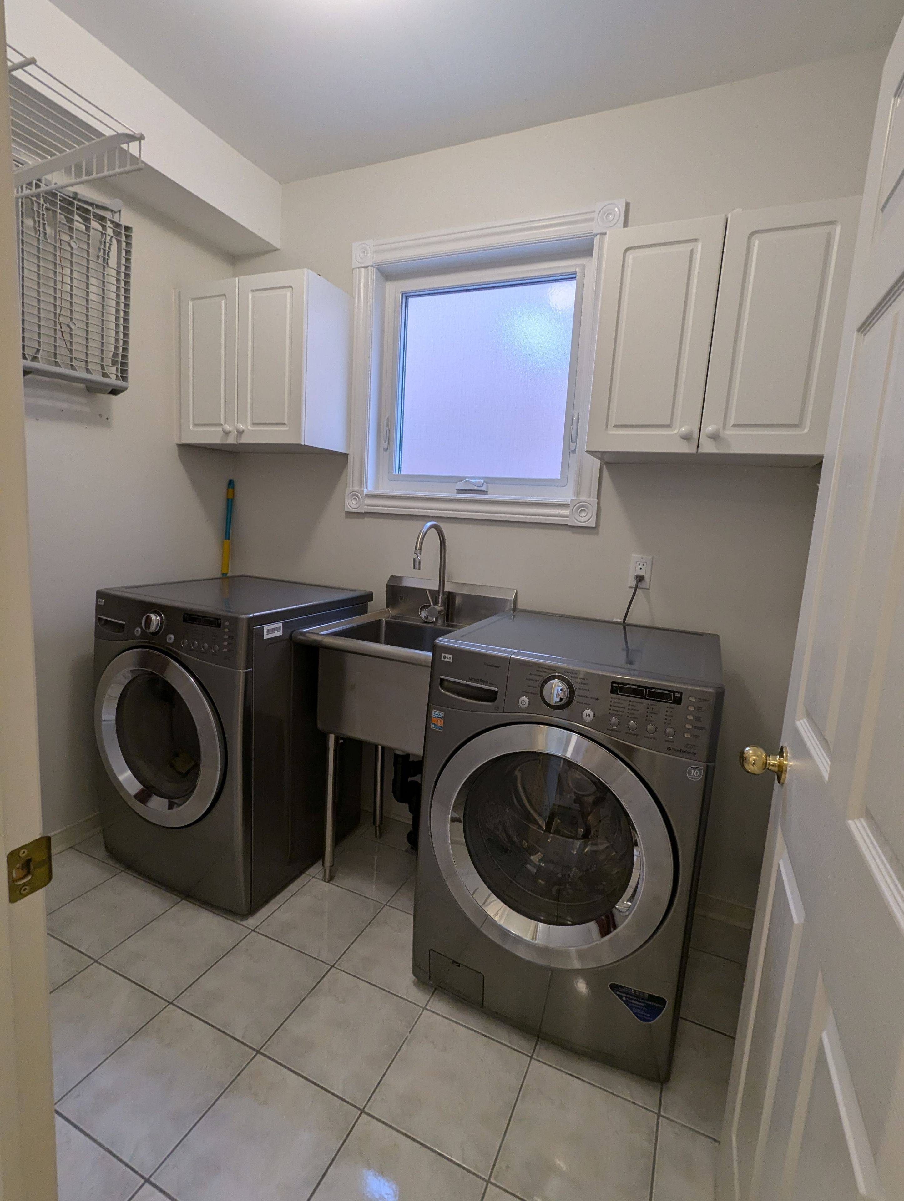 Mississauga, ON L5V 2E3,5533 Loonlake AVE