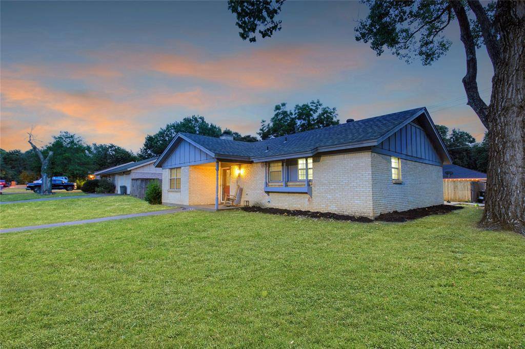 Hurst, TX 76053,853 Royal Terrace