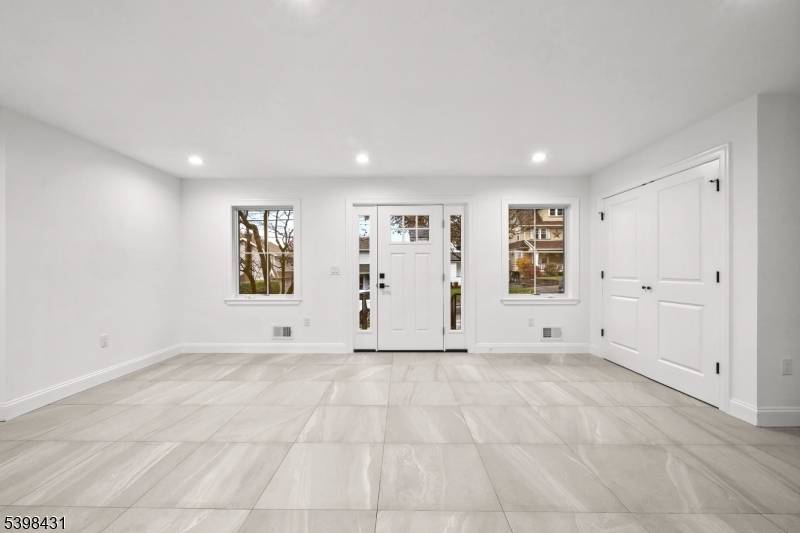 Nutley Twp., NJ 07110,83 Raymond Ave