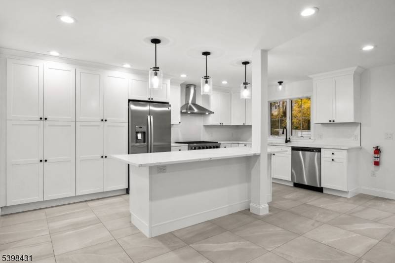 Nutley Twp., NJ 07110,83 Raymond Ave