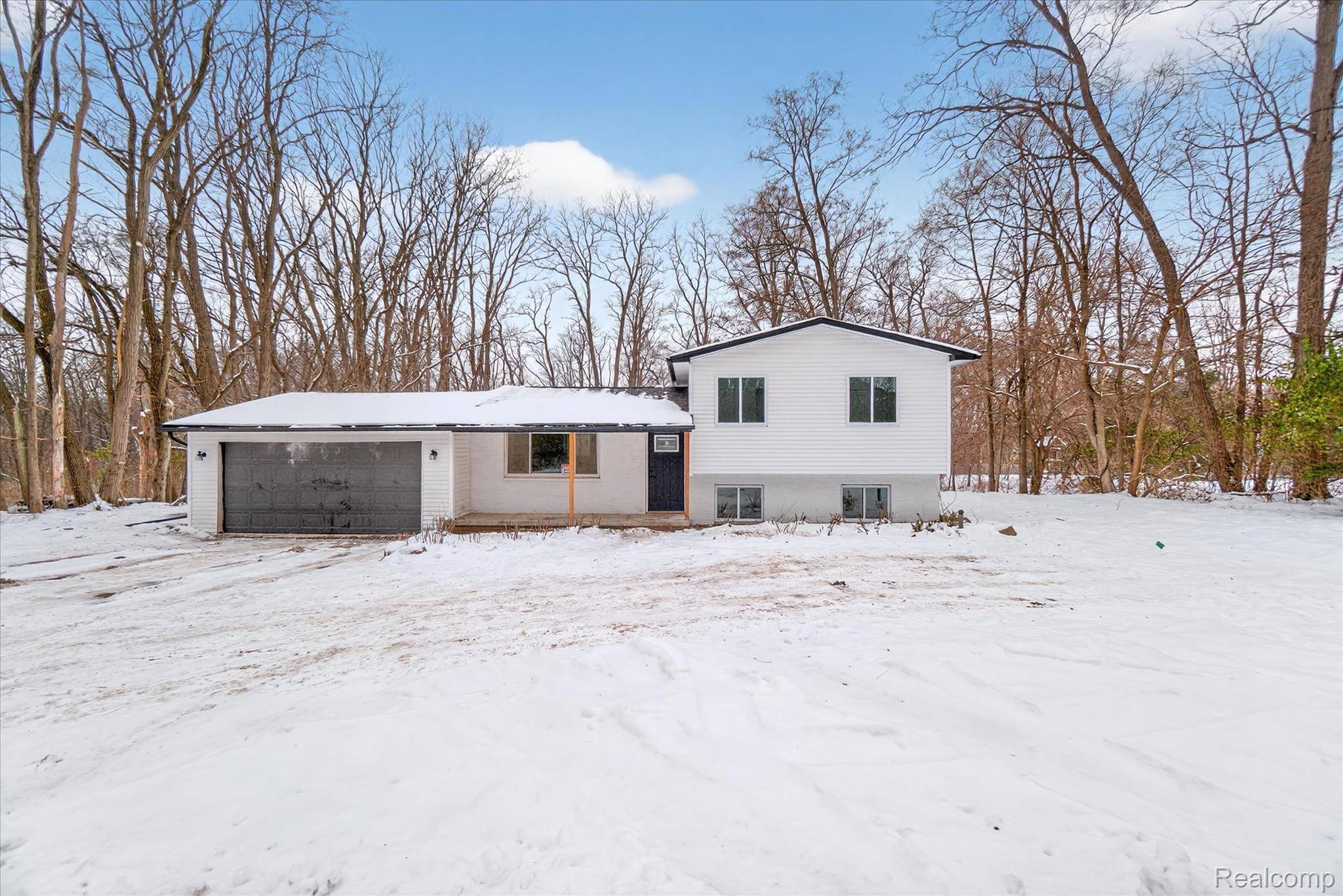 Fenton, MI 48430,10031 Carmer RD