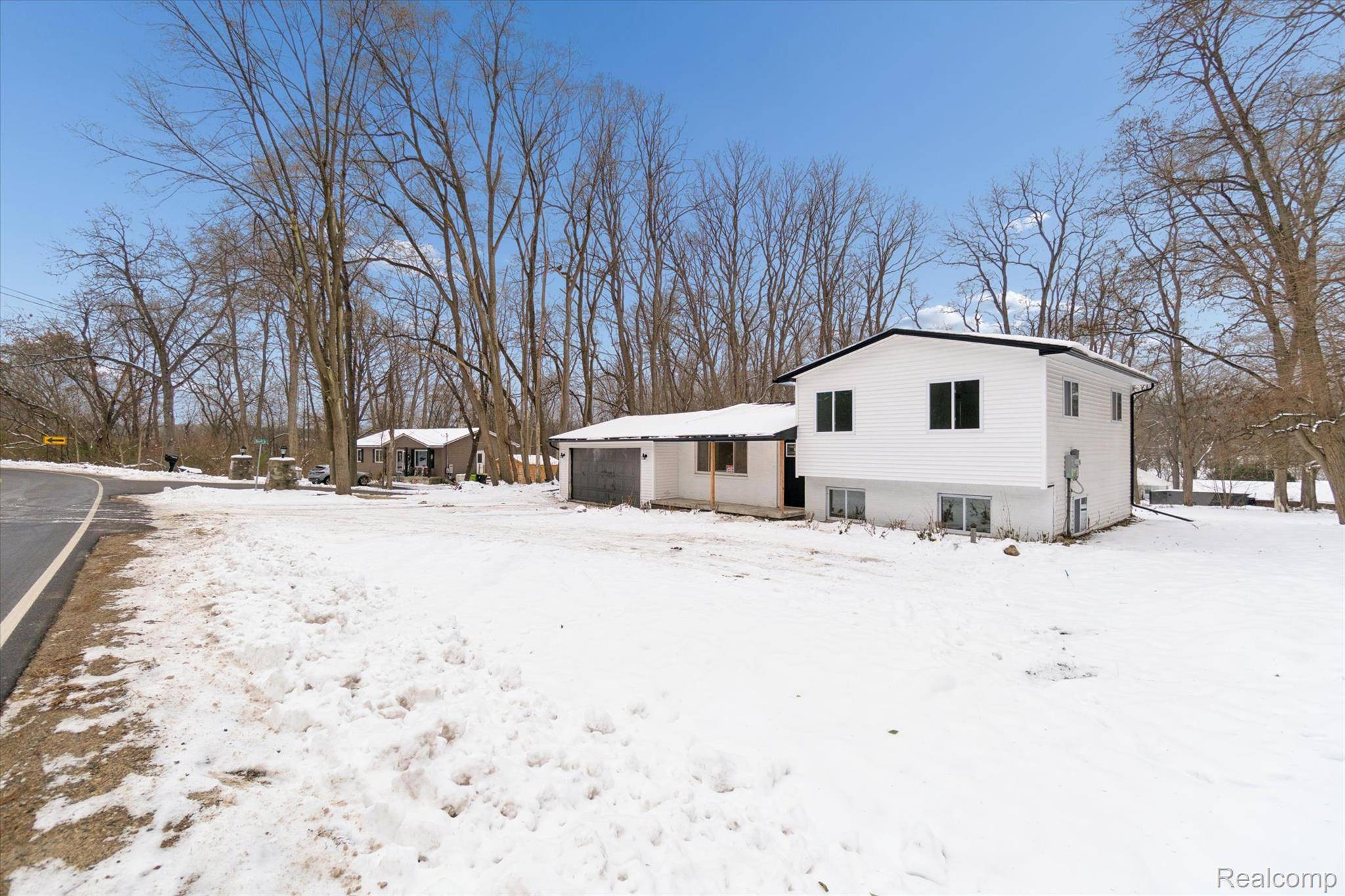 Fenton, MI 48430,10031 Carmer RD