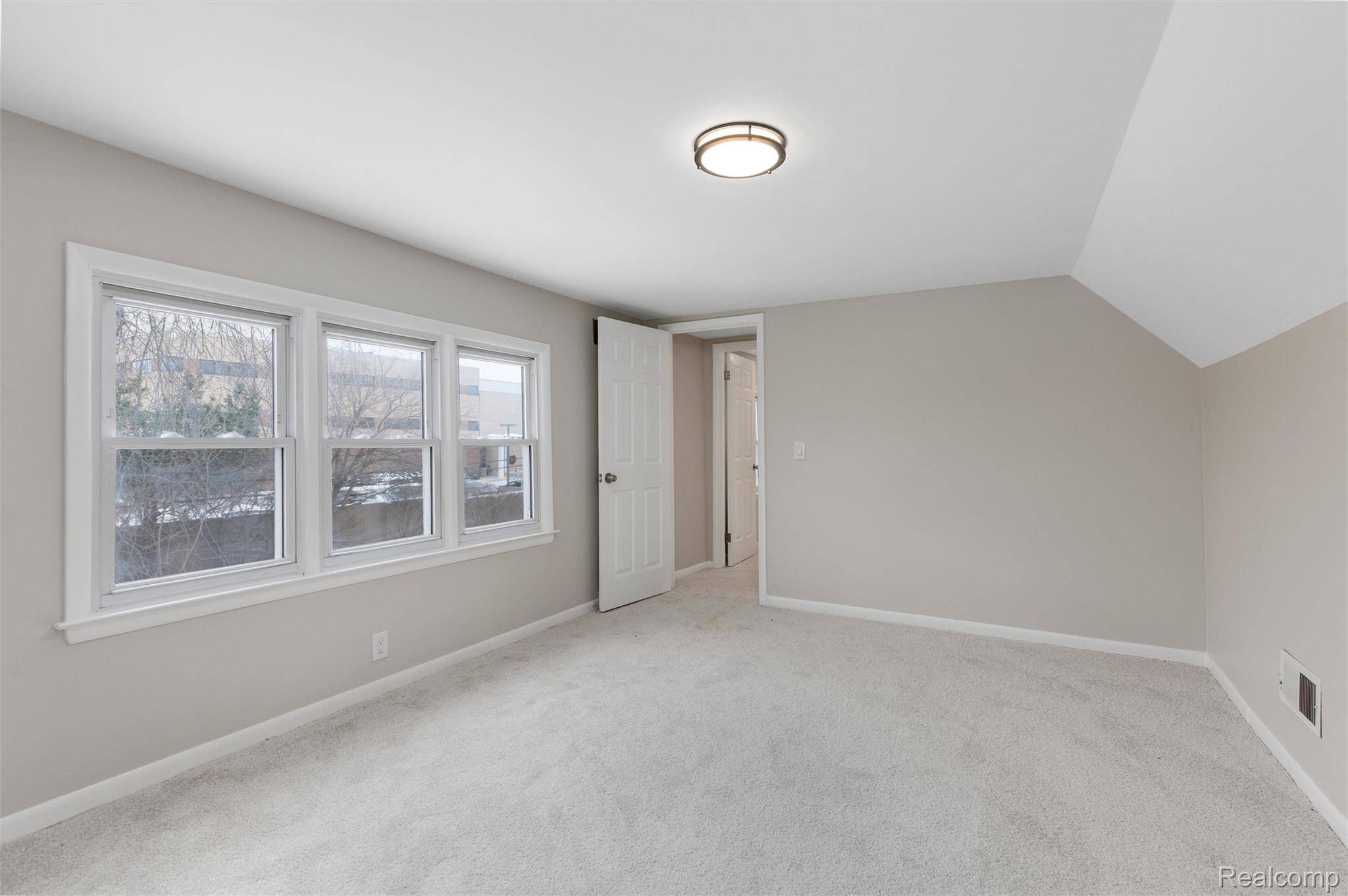 Farmington Hills, MI 48336,21305 Oxford AVE