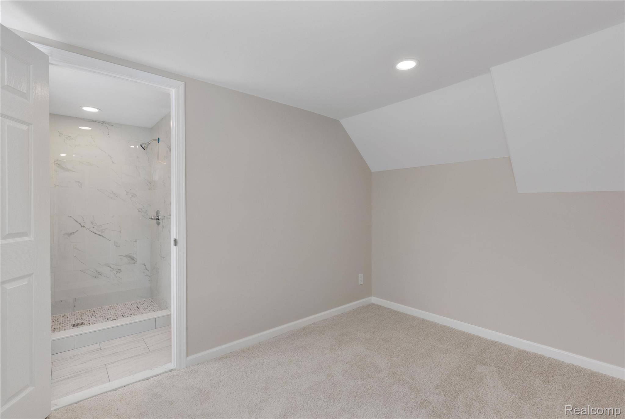 Farmington Hills, MI 48336,21305 Oxford AVE