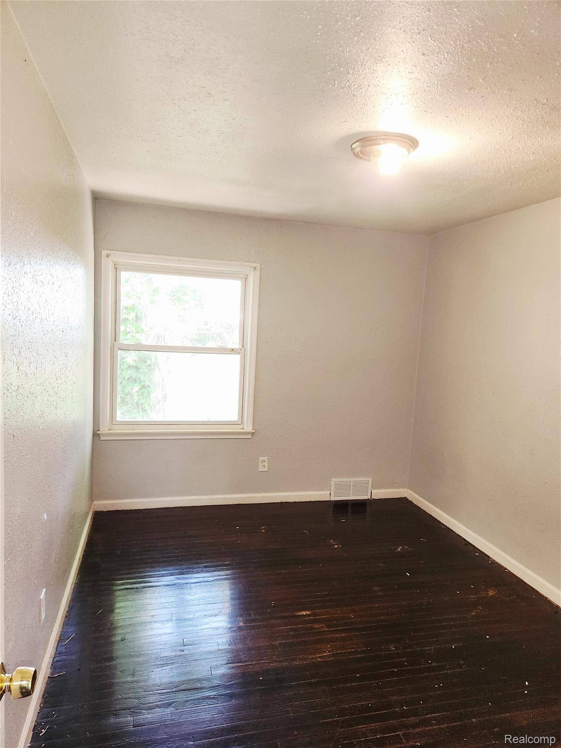 Detroit, MI 48219,17136 Stout ST