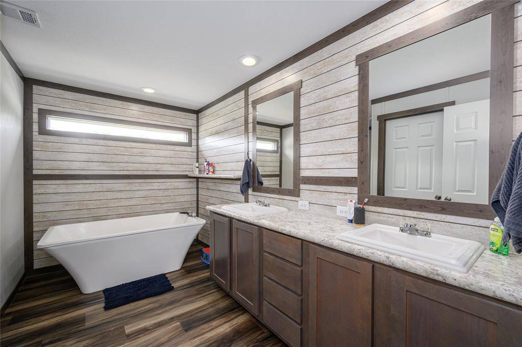 Gainesville, TX 76240,465 Hidden Hollow