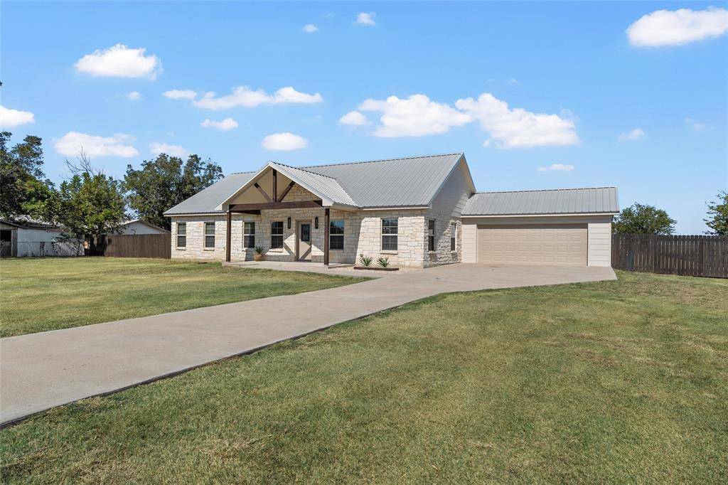 Mcgregor, TX 76657,805 N Main Street