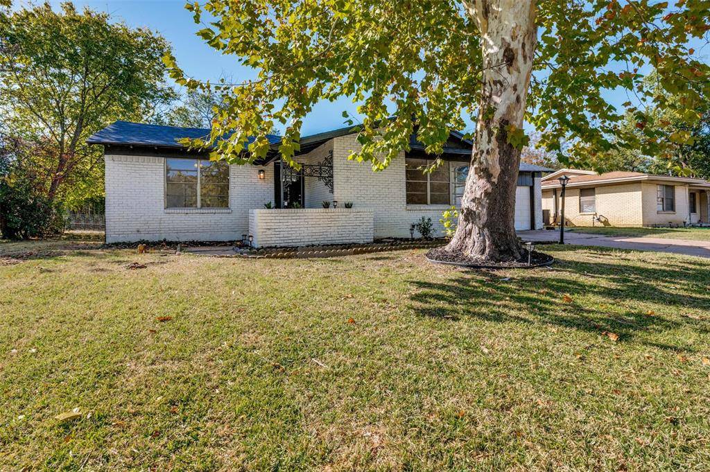 Fort Worth, TX 76112,6920 Robinhood Lane