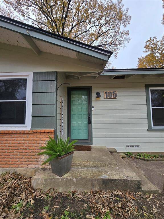 Grand Saline, TX 75140,105 E Cate Street