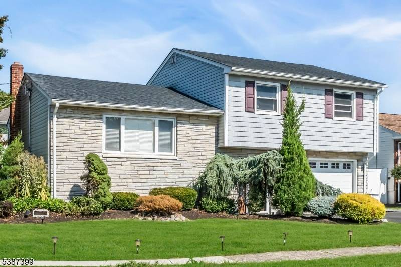 Linden City, NJ 07036,2316 Old Grove Rd