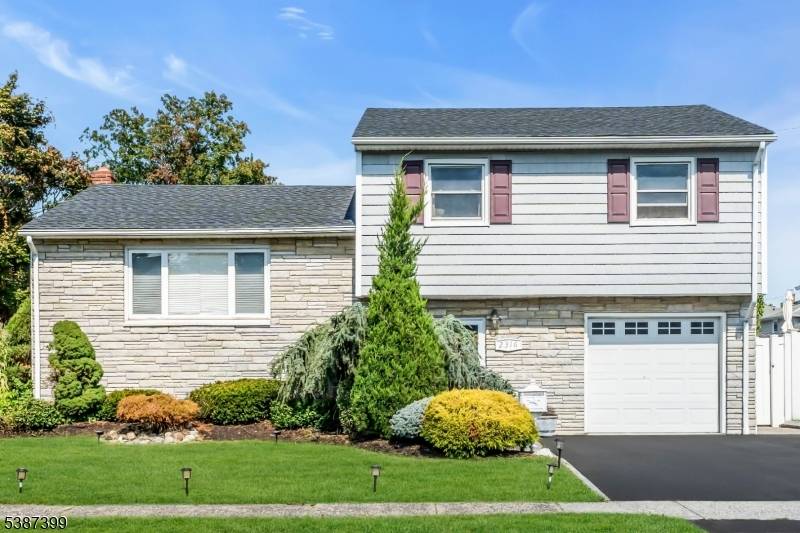 Linden City, NJ 07036,2316 Old Grove Rd