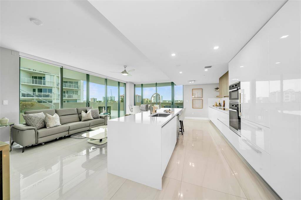 Pompano Beach, FL 33062,730 N Ocean Blvd #405