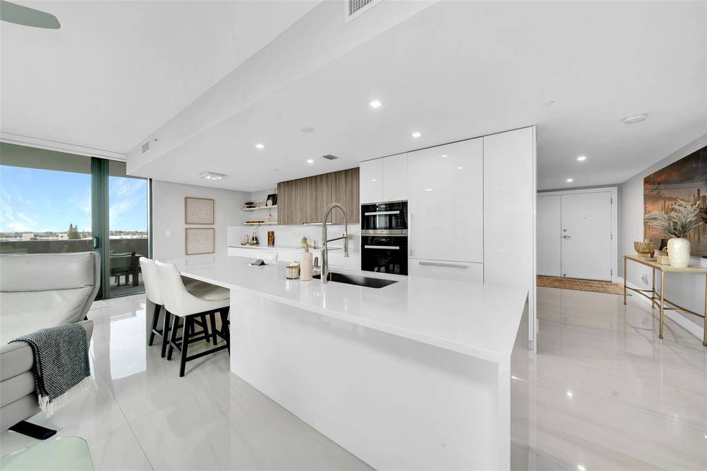 Pompano Beach, FL 33062,730 N Ocean Blvd #405