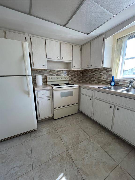 West Palm Beach, FL 33415,2868 Ashley Dr #C