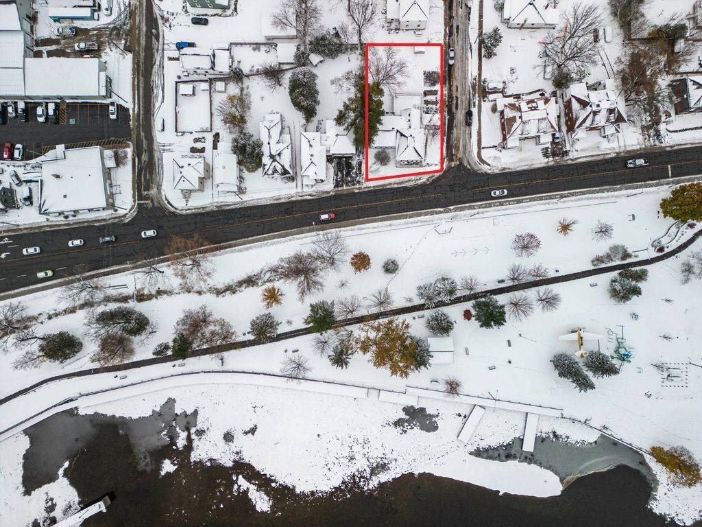 Smiths Falls, ON K7A 4E8,17 Lombard ST