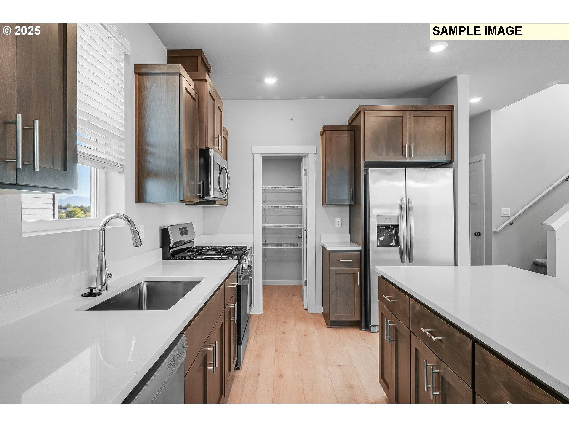 Eugene, OR 97402,978 Legacy ST