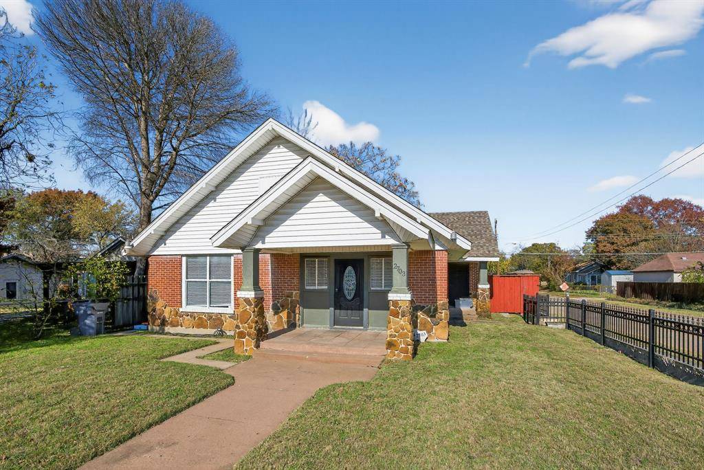 Dallas, TX 75211,2703 Gladstone Drive
