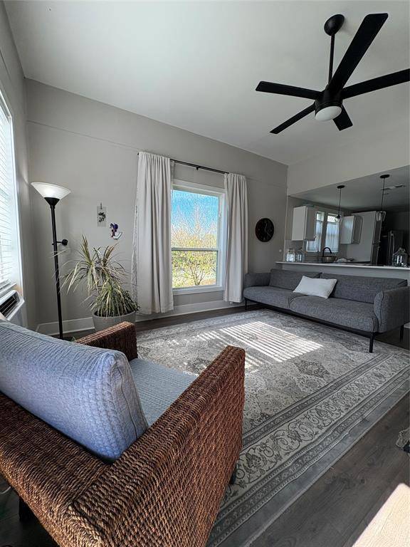 Sherman, TX 75092,827 W Ellis Street