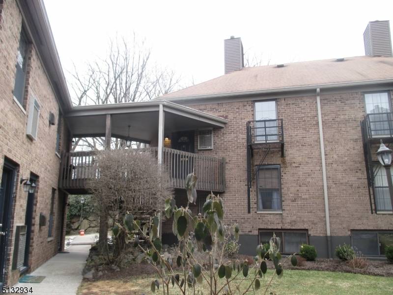 Little Falls Twp., NJ 07424,181 LONG HILL RD. 10-8 #8