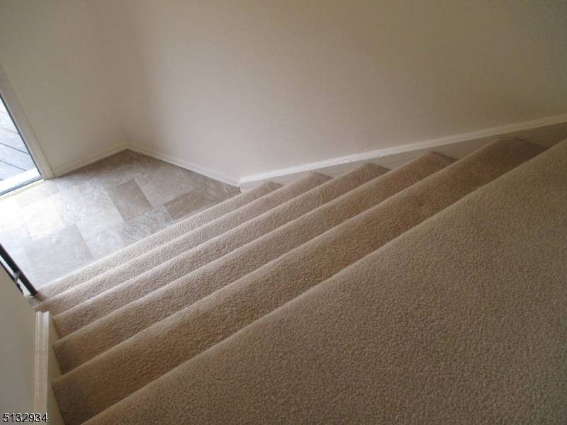 Little Falls Twp., NJ 07424,181 LONG HILL RD. 10-8 #8