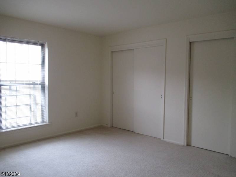 Little Falls Twp., NJ 07424,181 LONG HILL RD. 10-8 #8