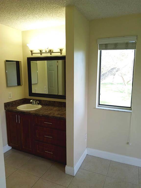 Coral Springs, FL 33071,1055 Coral Club Dr #1055