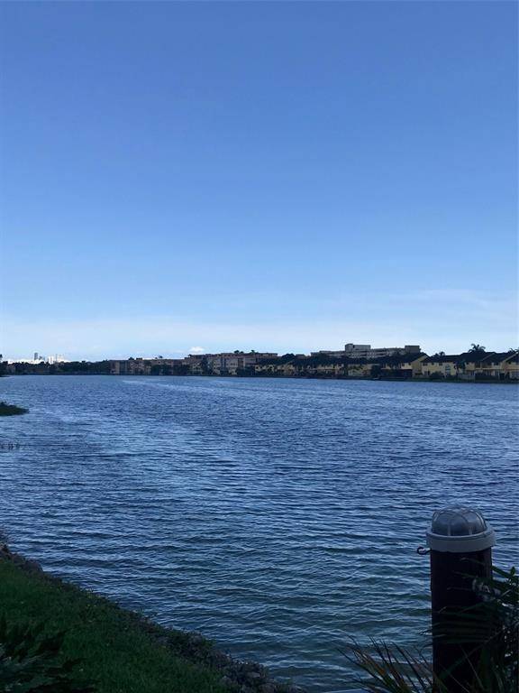 Miami, FL 33179,598 NE 199th Ter #6Y