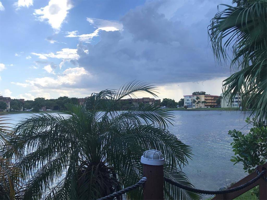 Miami, FL 33179,598 NE 199th Ter #6Y