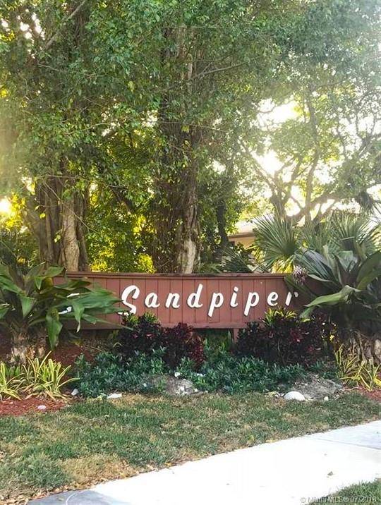 Miami, FL 33179,598 NE 199th Ter #6Y