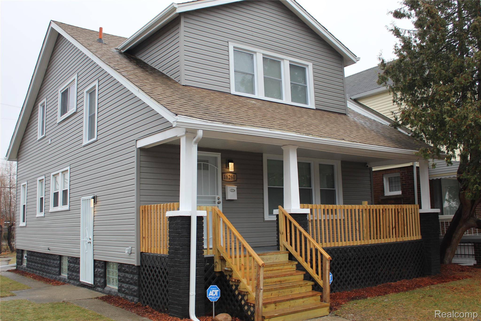 Detroit, MI 48235,16260 Appoline ST