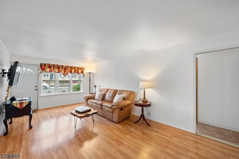 Fair Lawn Boro, NJ 07410,63 Pomona Ave