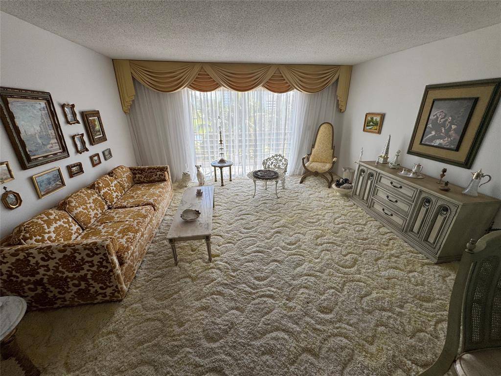 Hallandale Beach, FL 33009,200 NE 14th Ave #522