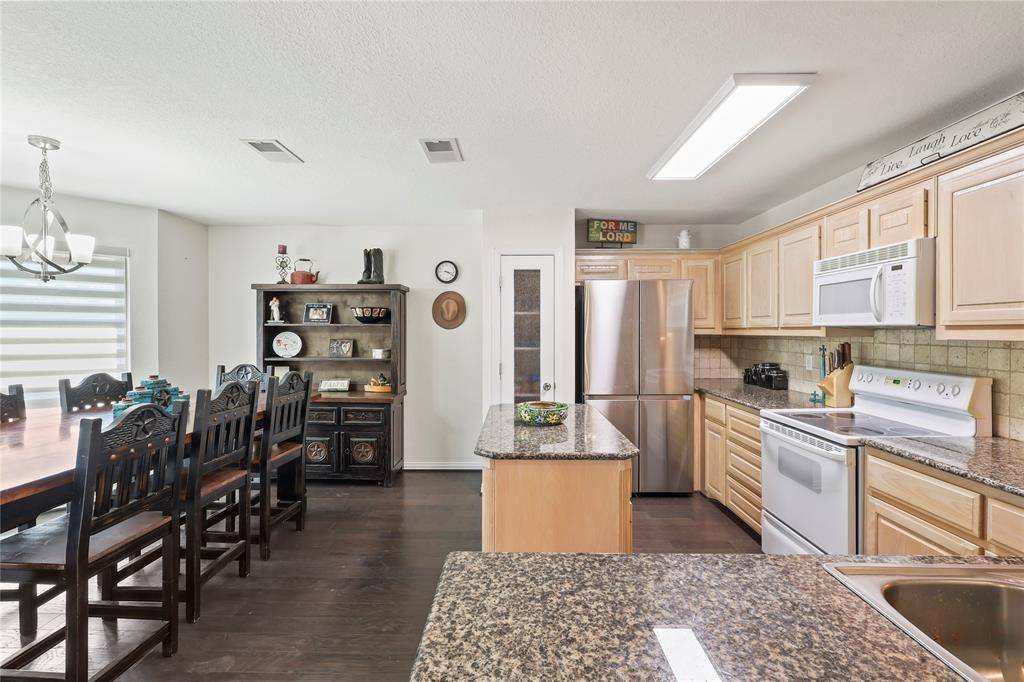 Pilot Point, TX 76258,609 Oak Street